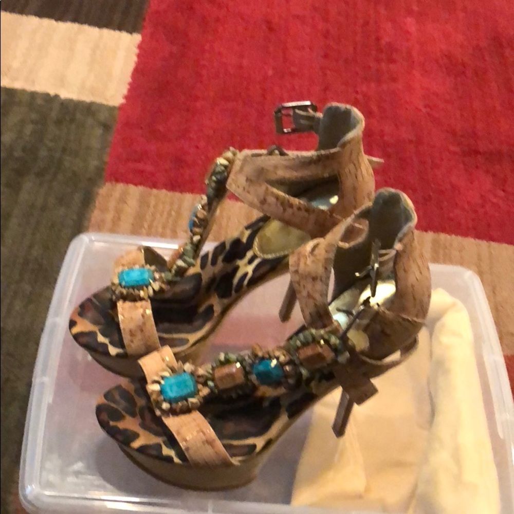 Sandals - Picture 3 of 4